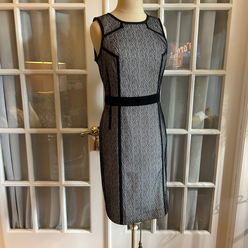 Banana Republic Black and White Sheath Dress Sleeveless Crew Neck